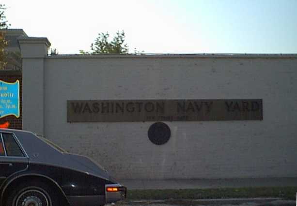 NavyYardSign.jpg (15100 bytes)